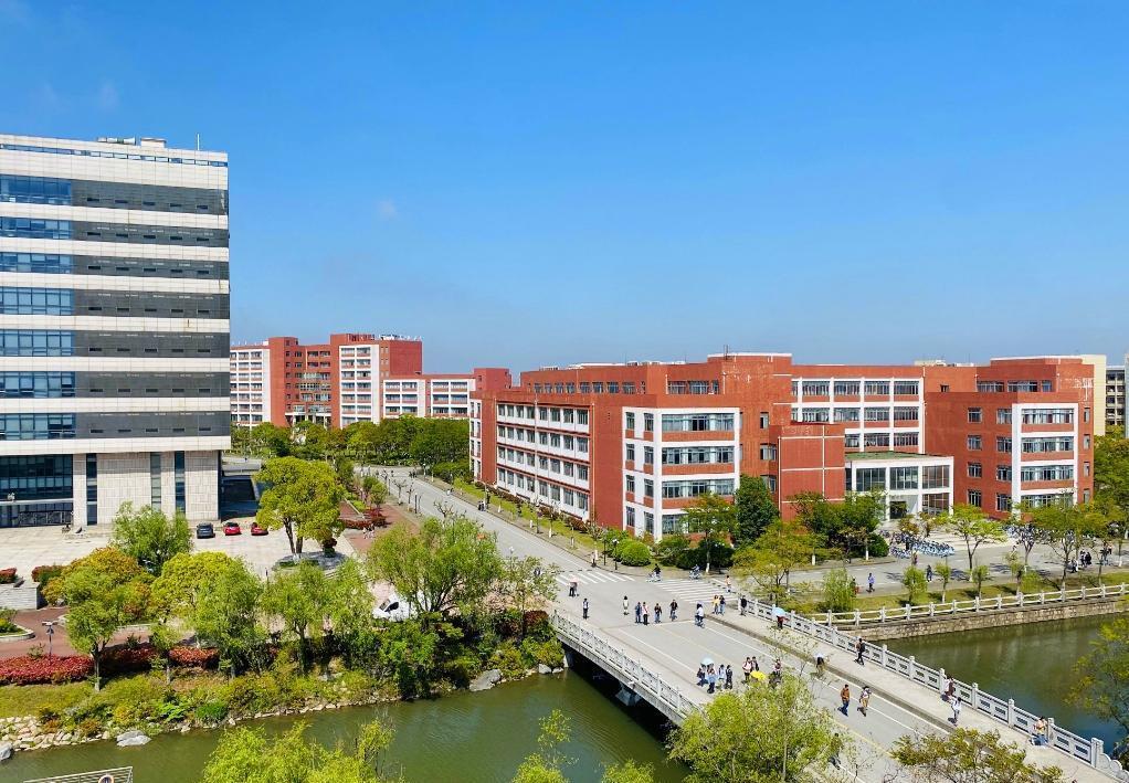 警惕!上海五所虚假大学曝光,别让大学毕业证梦毁于诈骗