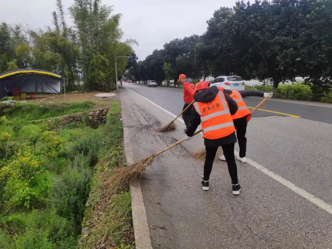 高速服务区大变样!停车更便、服务更暖