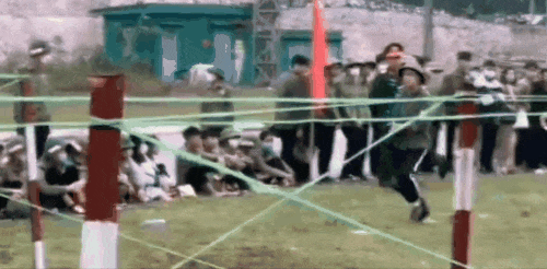 大学军训越来越硬核:步坦协同、火箭筒都来了