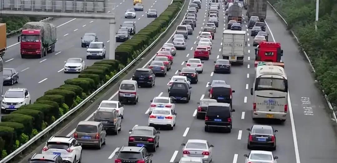2026春节高速9天免费引拥堵,车主盼优化免费规则