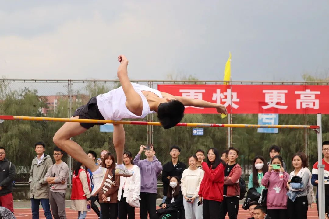 四川大学2021年运动会开幕式举行,多项赛事成绩亮眼