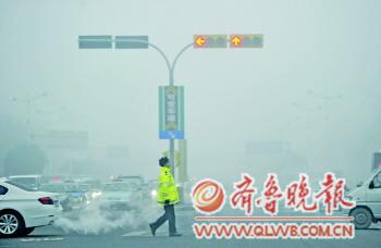 济南雾霾天实施机动车单双号限行，违反规定暂不处罚