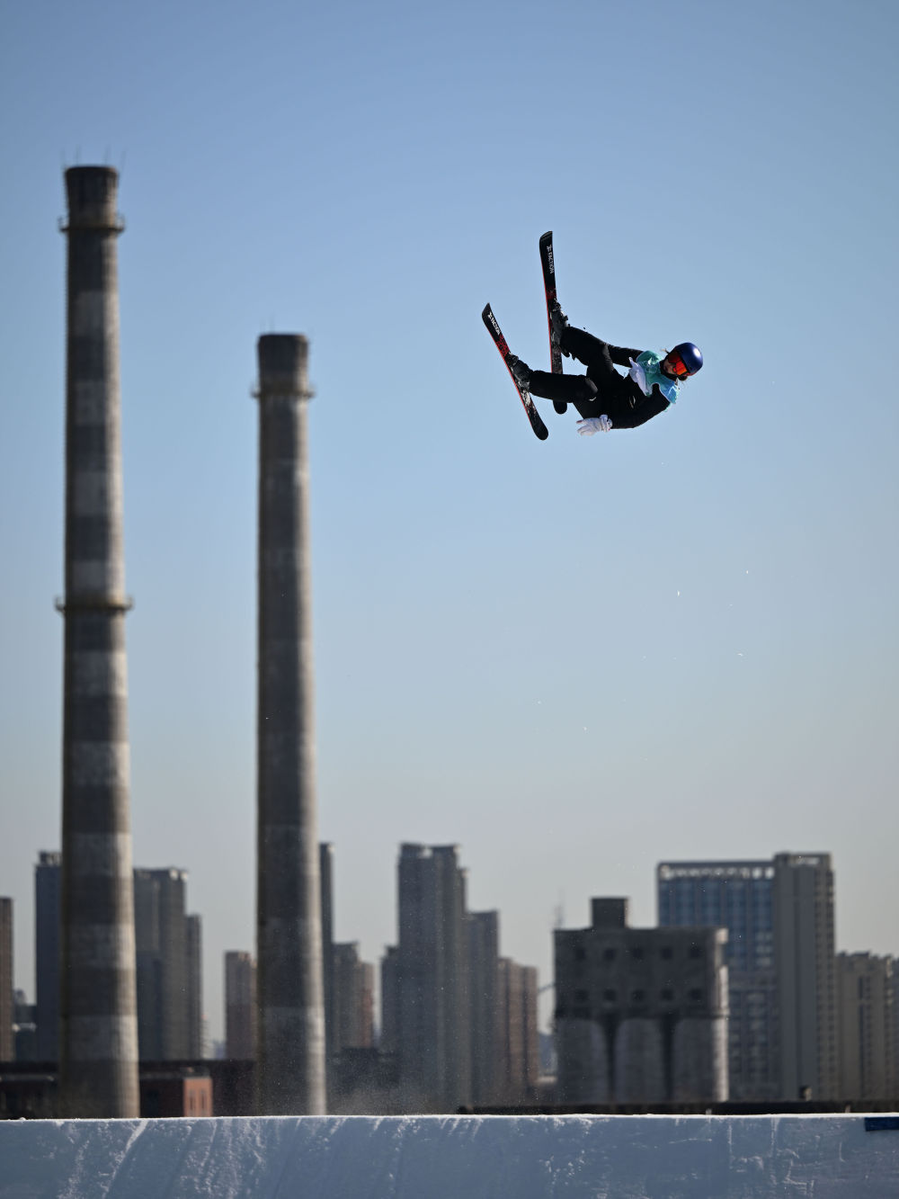 中国代表团冬奥会历史:冰上突破与雪上崛起的精彩历程