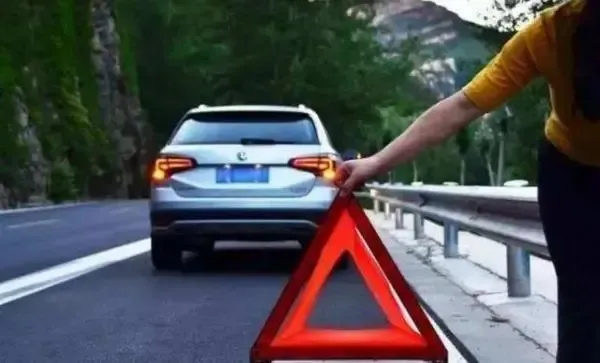 高速驾驶技巧:老司机总结的4大保命法则,新手必看