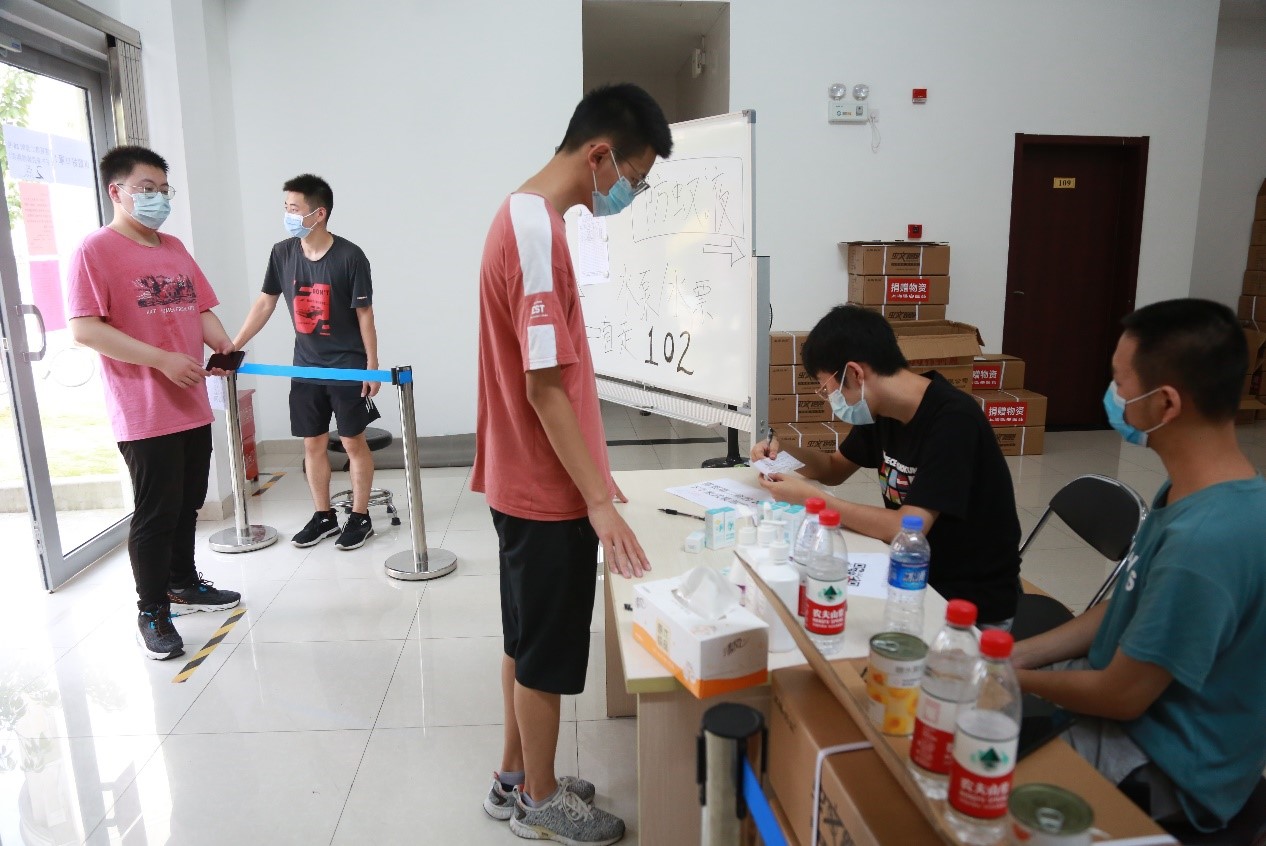 复旦大学军训首日开启，6700 余名学生参训，各项工作有序开展