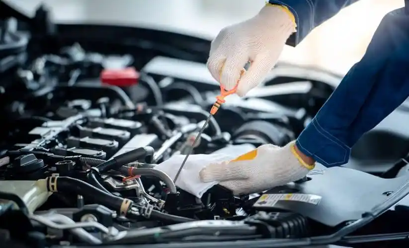 高速驾驶安全要点:掌握常识与技巧,关注车况与突发应对