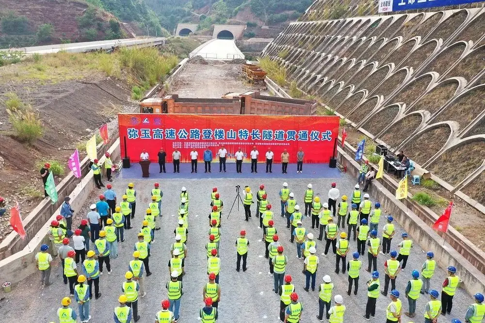 我国高速公路里程达 18.36 万公里,部分省份建设情况及争议