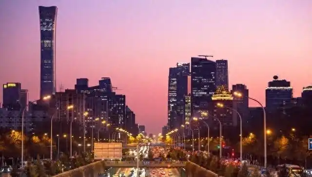 北京限行新规引热议，绿色出行与限号限行下的无奈与调侃