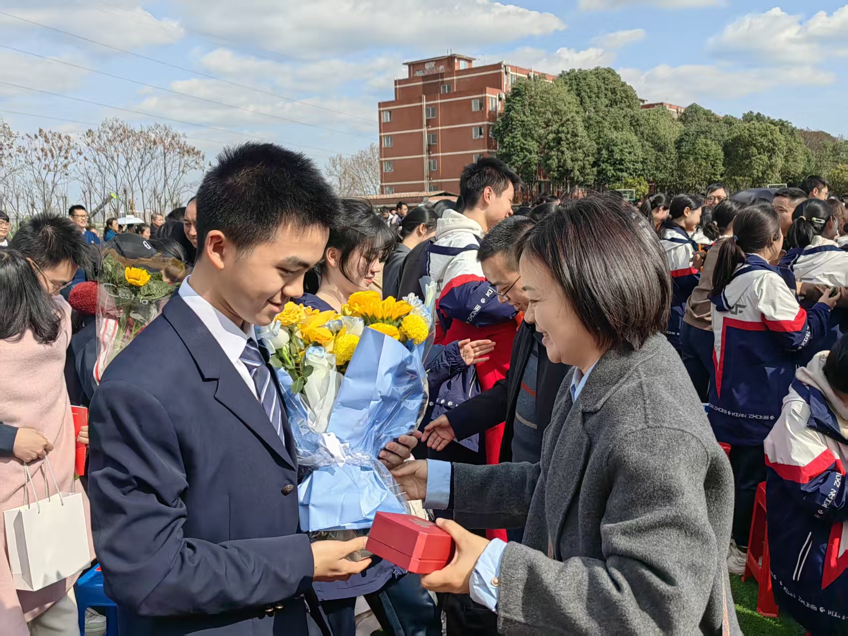 高考倒计时98天:赛场与成人礼,诠释坚持与成长的双重意义