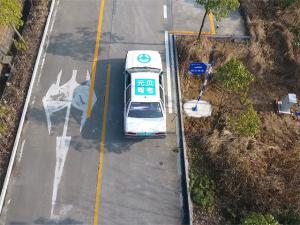 高速行驶必看:安全带与事故处理两大关键